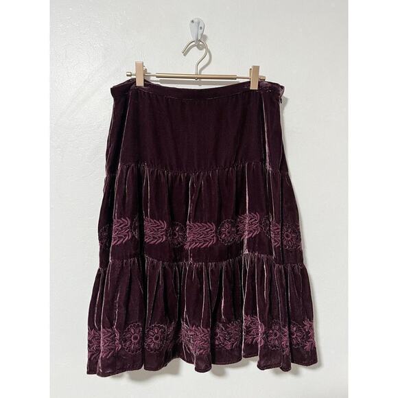 BCBGMaxAzria Tiered Velvet Peasant Skirt Size 8 Maroon Embroidered Knee Length - Picture 2 of 9